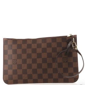 Louis Vuitton
Neverfull Pochette Damier Large